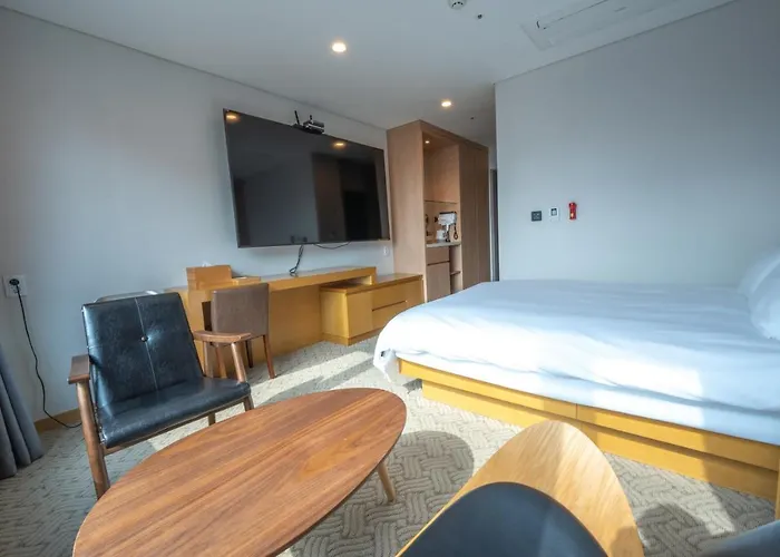 Lumia Tourist Hotel