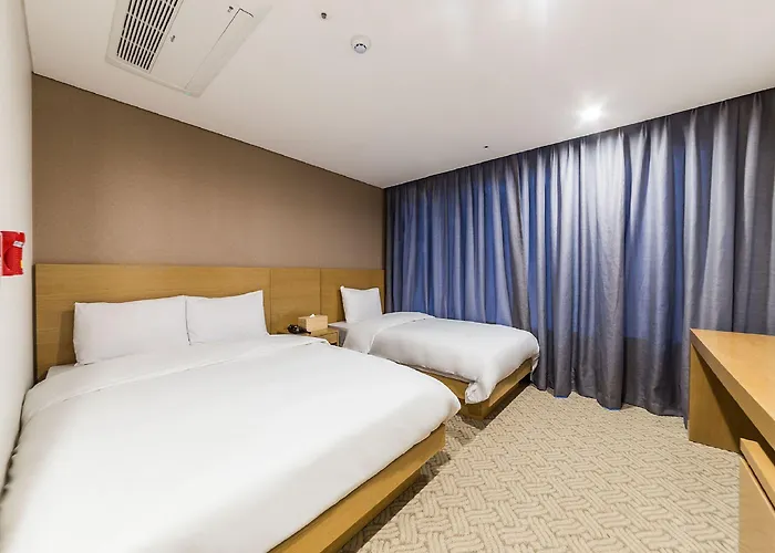 Lumia Tourist Hotel 3*
