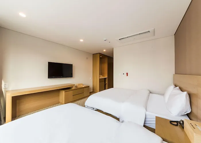 Lumia Tourist Hotel